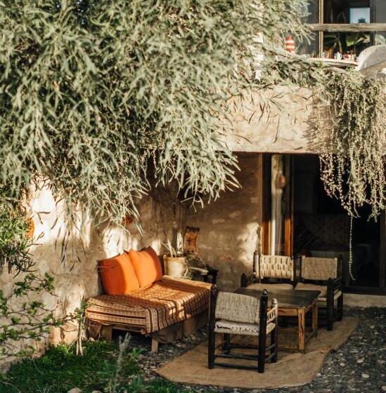 جناح عائلي, Dar Danse, The Bubble On The Beach