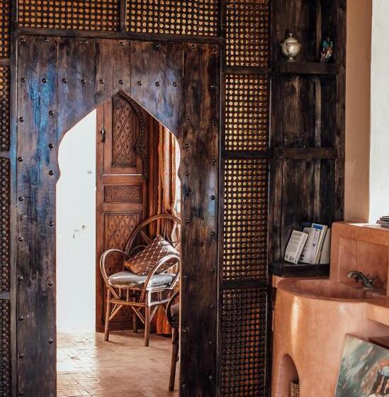 جناح مطلّ علي البحر, Dar Danse, The Bubble On The Beach