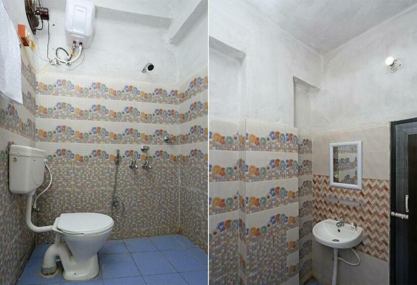 Трехместный Номер Классика, Oyo 11547  Mona Palace