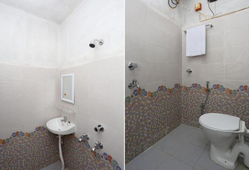 Трехместный Номер Классика, Oyo 11547  Mona Palace