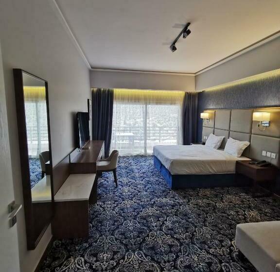 شقة غرفتين, Rosemary