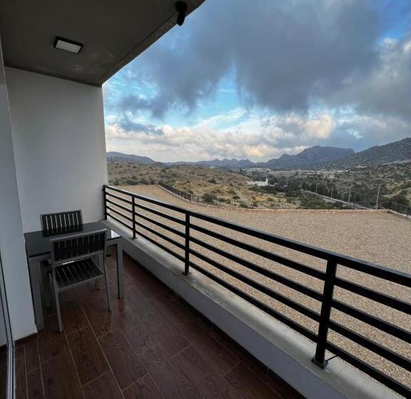 غرفة ديلوكس, Rosemary