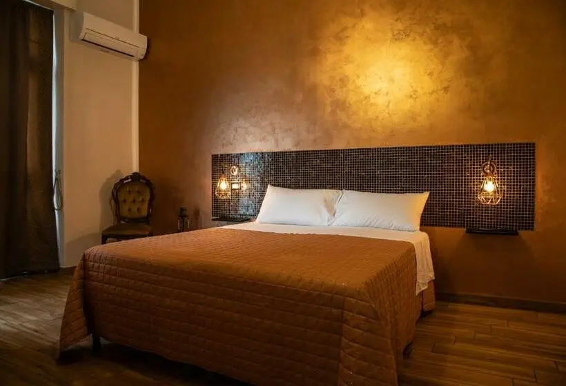 اتاق استاندارد چهار تخته, Cairóly Rooms