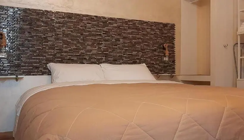 اتاق لوکس چهار تخته, Cairóly Rooms