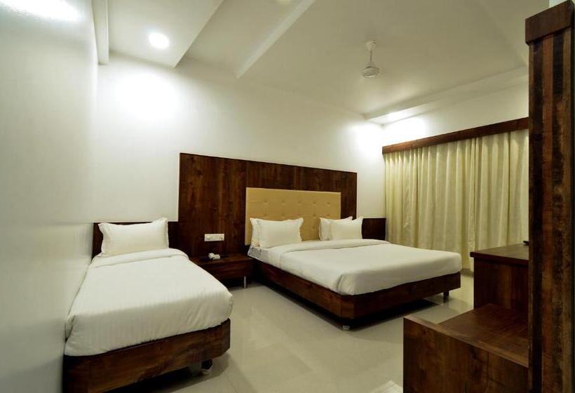 غرفة ديلوكس ثلاثية, Dwarka Park