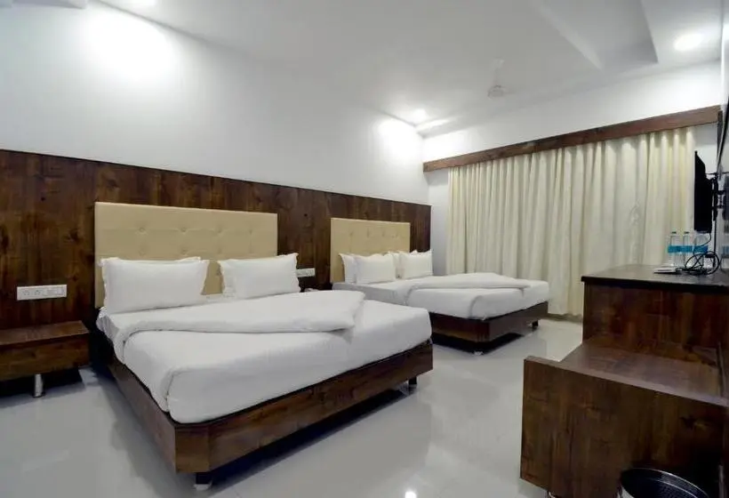 Deluxe Neljän Hengen Huone, Dwarka Park