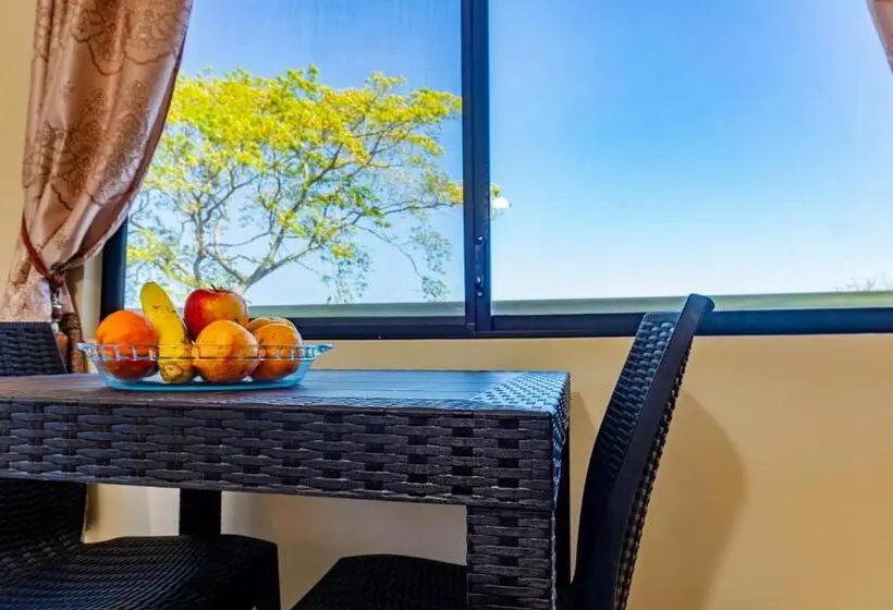 اتاق خانوادگی, Cucuve Eco Hostal