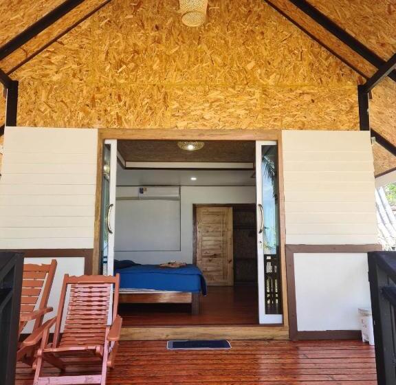 Семейное Бунгало, Sunrise House