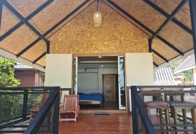 Семейное Бунгало, Sunrise House