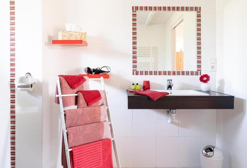 トリプルクラシックルーム, Le Clos Du Piheux