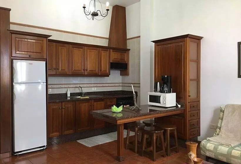 Huoneisto 1 Makuuhuone Merinäkymä, Apartamentos Los Verodes