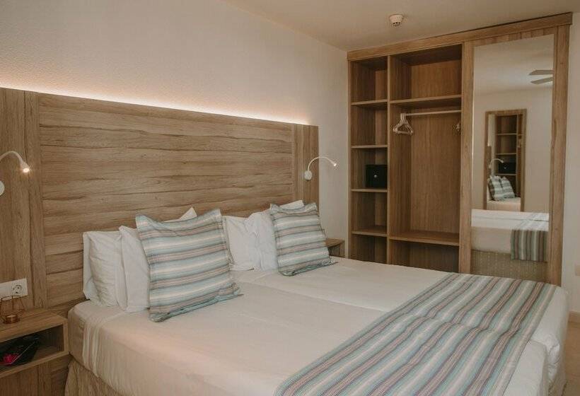 דירת חדר פרמיום עם נוף לבריכה, Aparthotel Playa del Sol - Adults Only