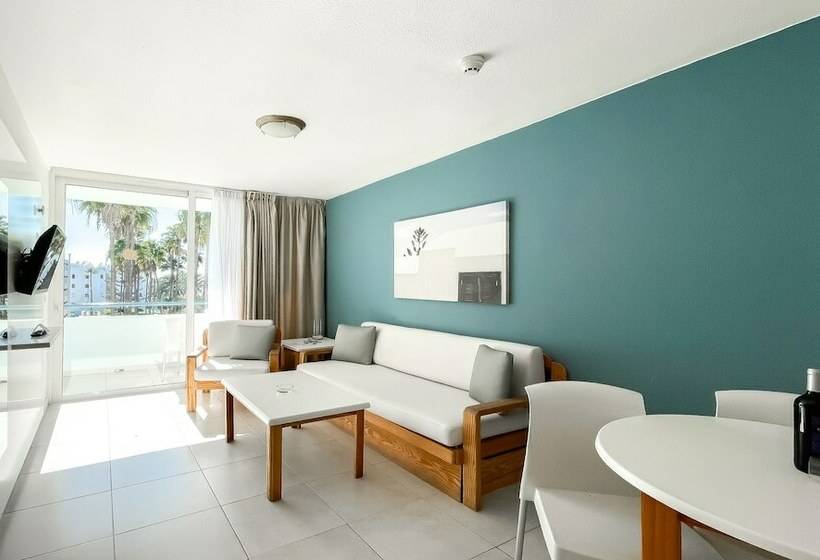 דירת חדר פרמיום עם נוף לבריכה, Aparthotel Playa del Sol - Adults Only