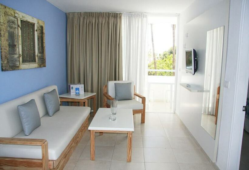 דירת חדר פרמיום עם נוף לבריכה, Aparthotel Playa del Sol - Adults Only