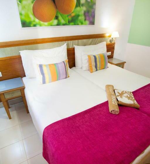 استودیوی استاندارد, Coral Compostela Beach