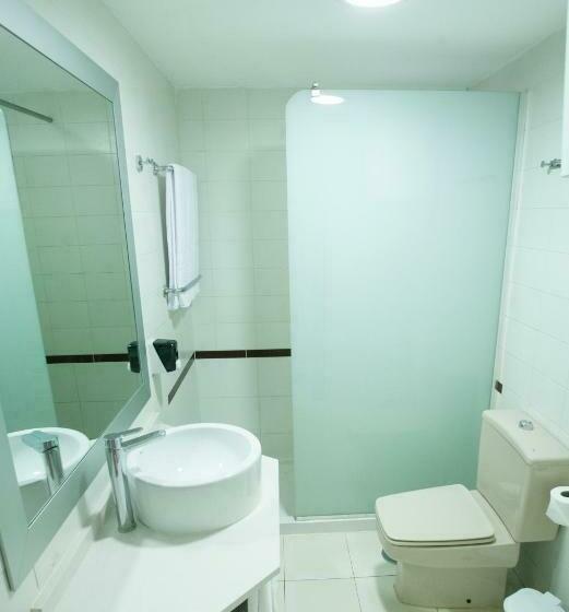 استودیوی استاندارد, Coral Compostela Beach