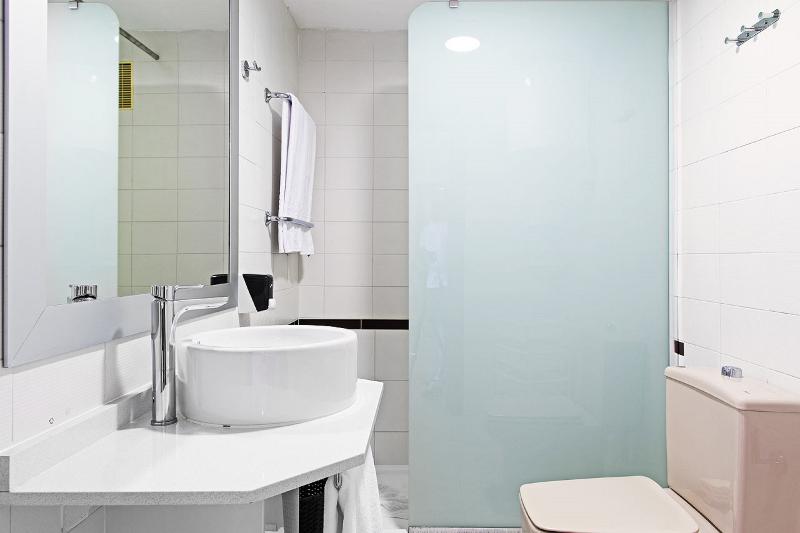 استودیوی استاندارد, Coral Compostela Beach