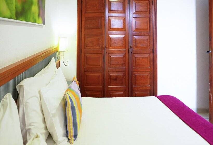 2 Bedroom Apartment Pool View, Coral Compostela Beach