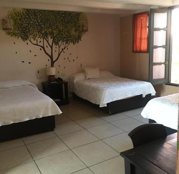 ファミリールーム, Calli Quetzalcoatl