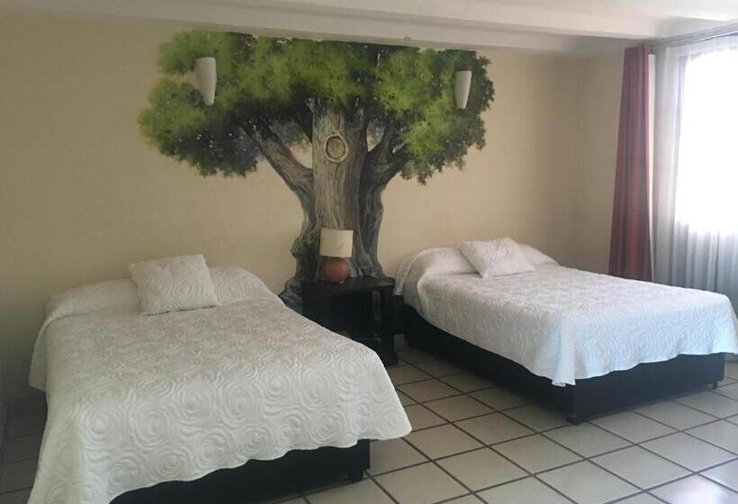 スタンダード４人部屋, Calli Quetzalcoatl