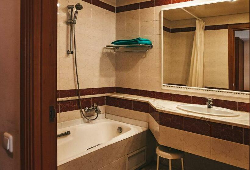 标准间, Marina Palace