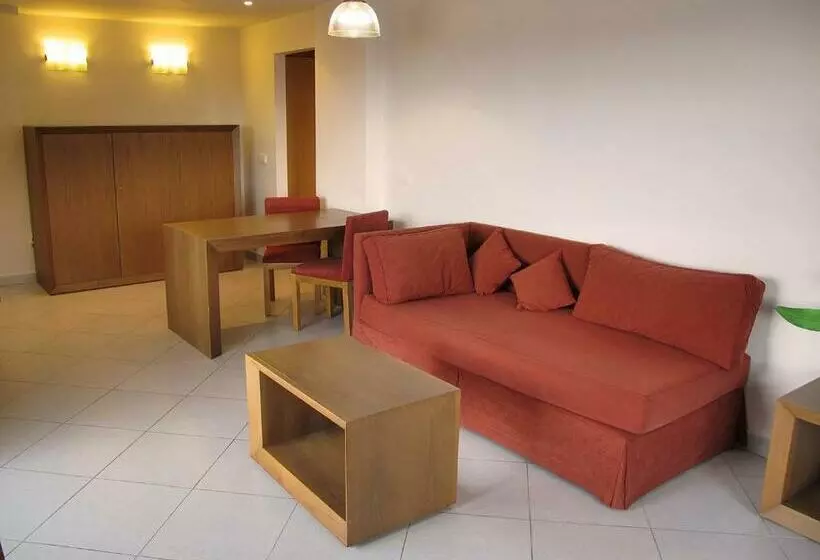 سوییت جونیور, Ohtels Campo de Gibraltar