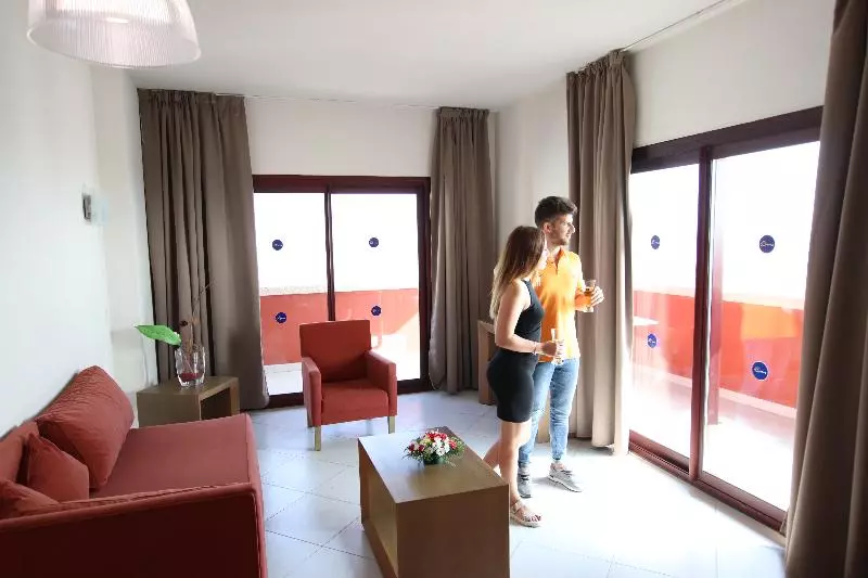 سوییت جونیور, Ohtels Campo de Gibraltar