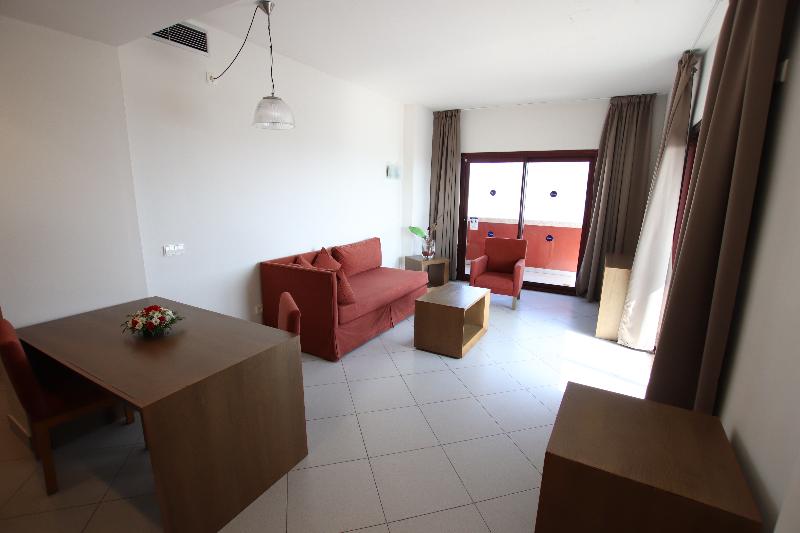 סוויטת ג'וניור, Ohtels Campo de Gibraltar