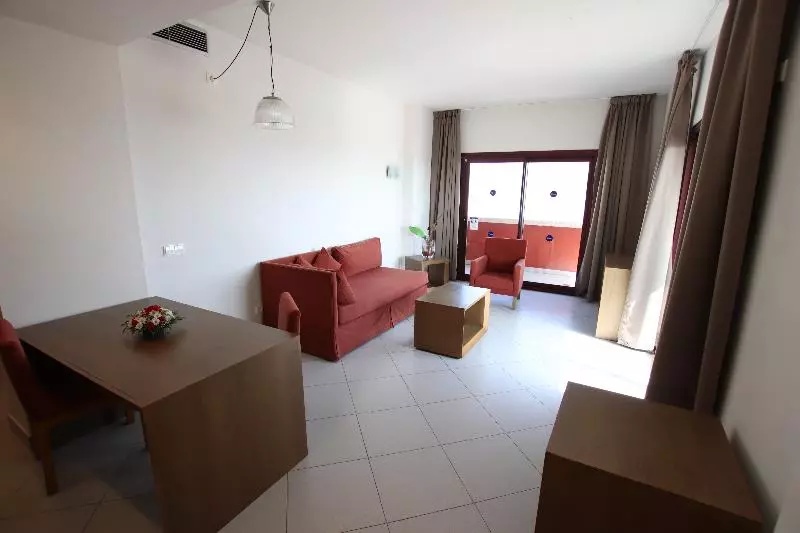 سوییت جونیور, Ohtels Campo de Gibraltar