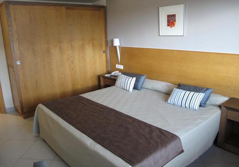 סוויטת ג'וניור, Ohtels Campo de Gibraltar