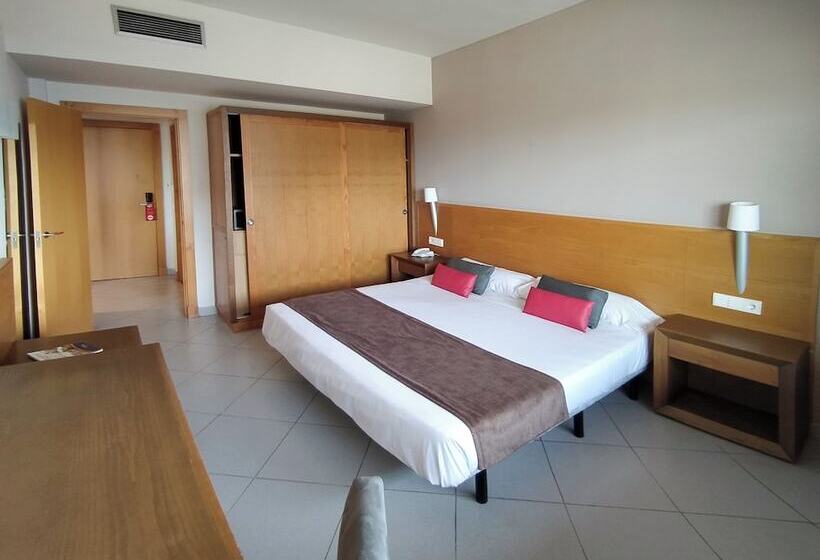 סוויטה משפחתית, Ohtels Campo de Gibraltar