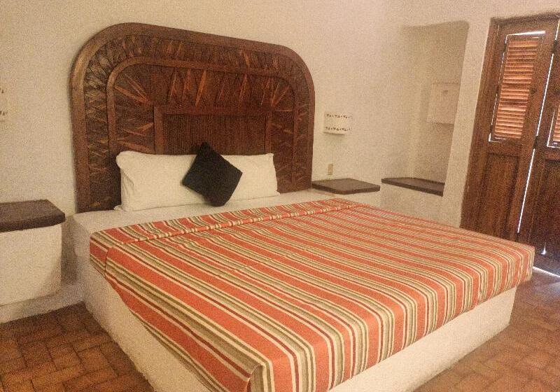 جناح جونيور, Plaza Tucanes Manzanillo