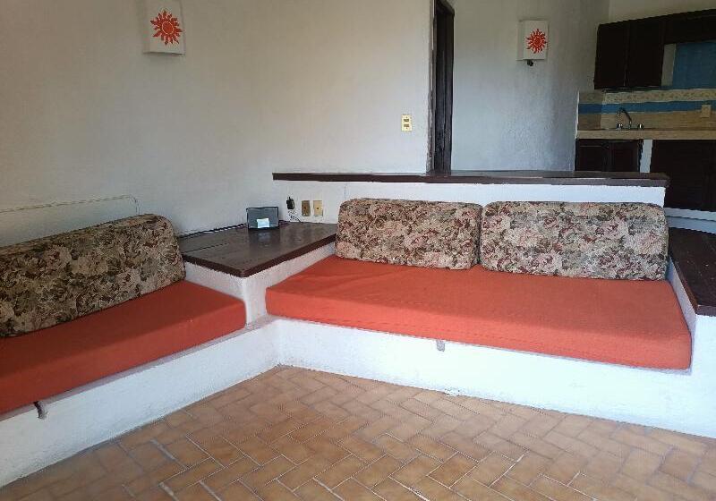 جناح جونيور, Plaza Tucanes Manzanillo