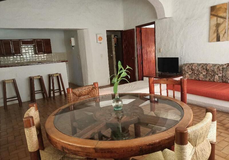 جناح جونيور, Plaza Tucanes Manzanillo