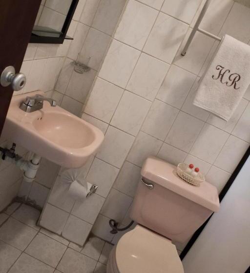 غرفة قياسية, Romo