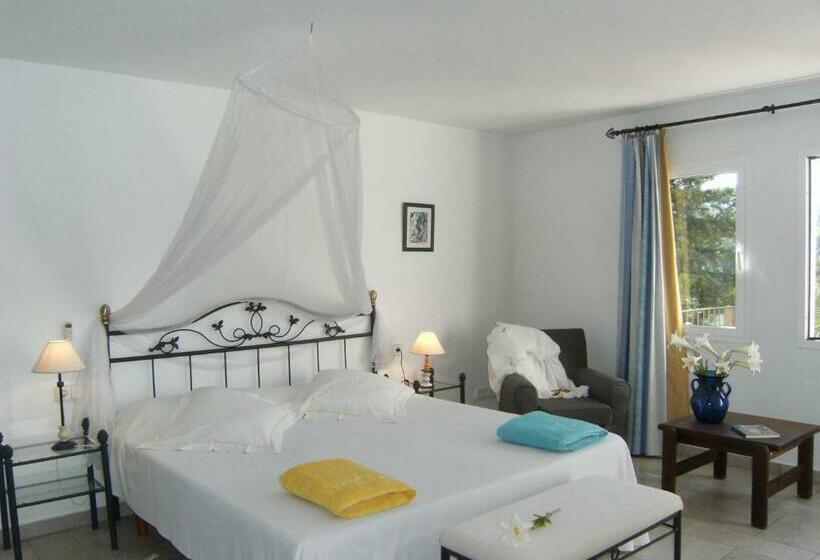 스탠다드 룸, Rural Can Maries