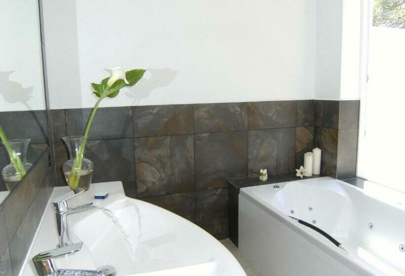 주니어 스위트, Rural Can Maries