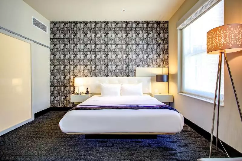 身障者適用キングサイズベッドルーム, THE MIDLAND HOTEL, Chicago, a Tribute Portfolio Hotel