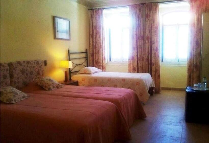 חדר משפחתי, Rio Arade Manor House