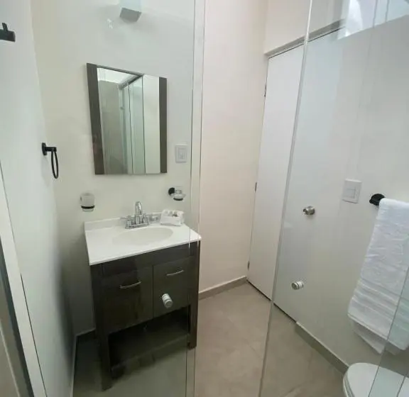1 Bedroom Penthouse Apartment, Casa Londres