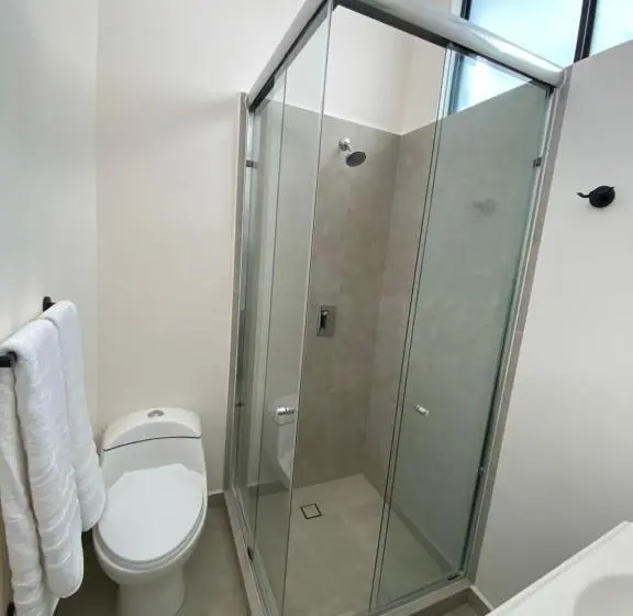 1 Bedroom Penthouse Apartment, Casa Londres