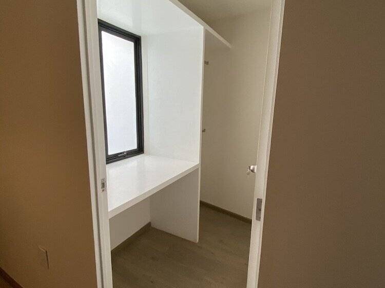 Полулюкс, Casa Londres