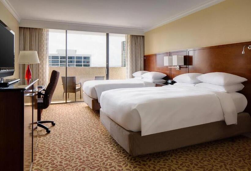 חדר קלאב, Wyndham Atlanta Buckhead Hotel & Conference Center