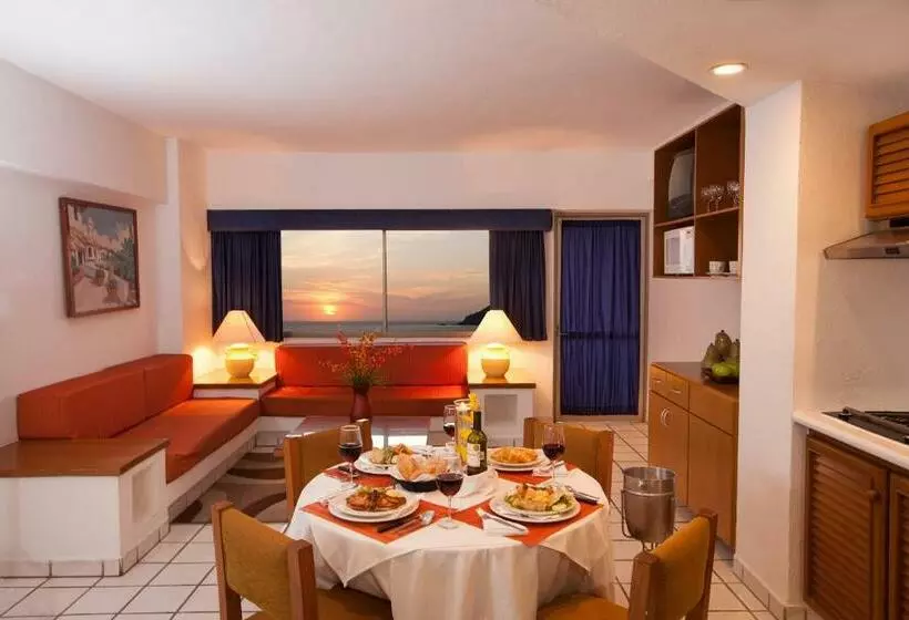 سوییت با چشمانداز دریا, Costa De Oro Beach