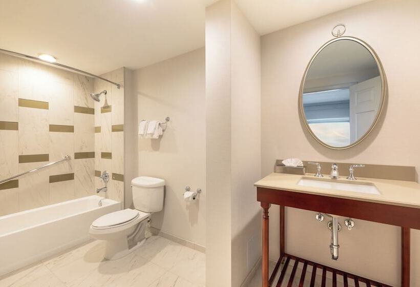 سوئیت 2 خوابه, Galt House Hotel, A Trademark Collection