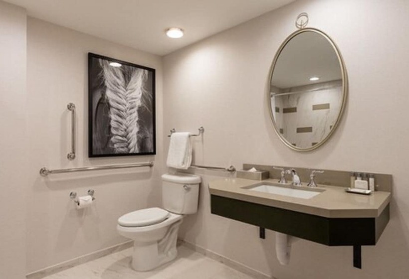 سوییت لوکس, Galt House Hotel, A Trademark Collection