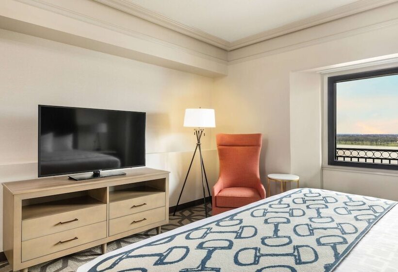 سوئیت برای معلولان, Galt House Hotel, A Trademark Collection