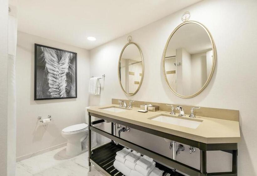 اتاق دلوکس مخصوص معلولین, Galt House Hotel, A Trademark Collection