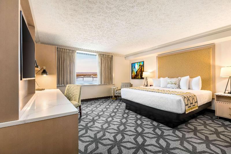 Номер Deluxe Кровать Кинг, Galt House Hotel, A Trademark Collection