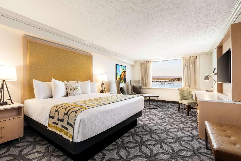 سوئیت دولوکس با چشمانداز, Galt House Hotel, A Trademark Collection